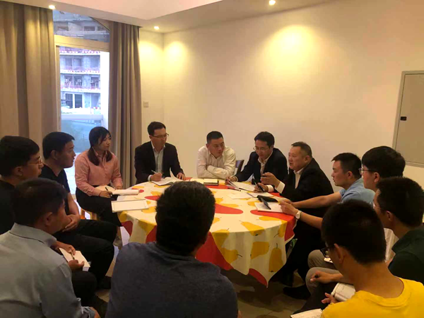 温总与公司职工进行座谈会.png